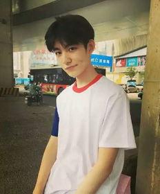 微博网红男生,青春风采与网络魅力并存